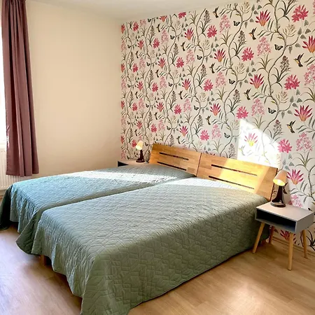 Lägenhet 4 Rooms, Free Parking, 25 Min To Duesseldorf, 100 Mbps Wlan *