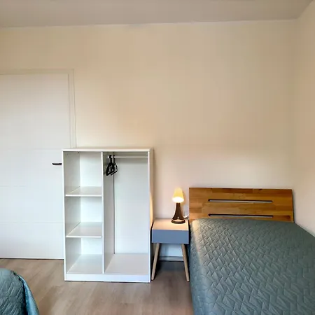 Apartment 4 Rooms, Free Parking, 25 Min To Duesseldorf, 100 Mbps Wlan