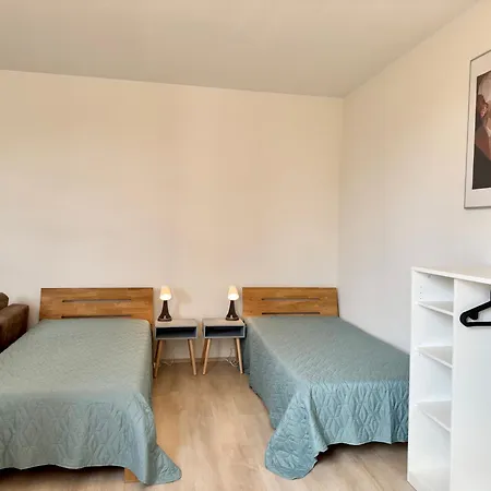 4 Rooms, Free Parking, 25 Min To Duesseldorf, 100 Mbps Wlan Duisburg