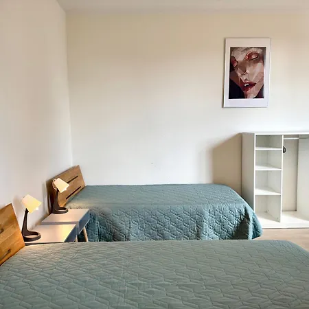 Apartment 4 Rooms, Free Parking, 25 Min To Duesseldorf, 100 Mbps Wlan