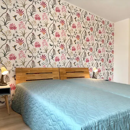 4 Rooms, Free Parking, 25 Min To Duesseldorf, 100 Mbps Wlan * Duisburg