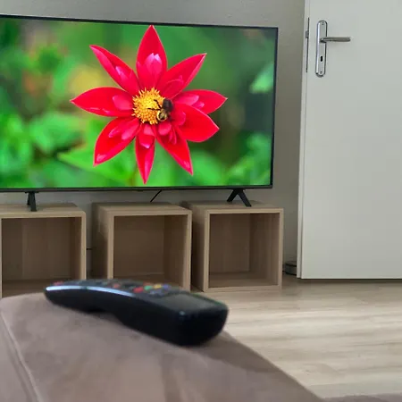 4 Rooms, Free Parking, 25 Min To Duesseldorf, 100 Mbps Wlan