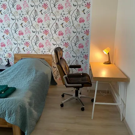 Lägenhet 4 Rooms, Free Parking, 25 Min To Duesseldorf, 100 Mbps Wlan Duisburg
