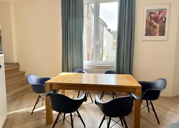 4 Rooms, Free Parking, 25 Min To Duesseldorf, 100 Mbps Wlan Duisburg