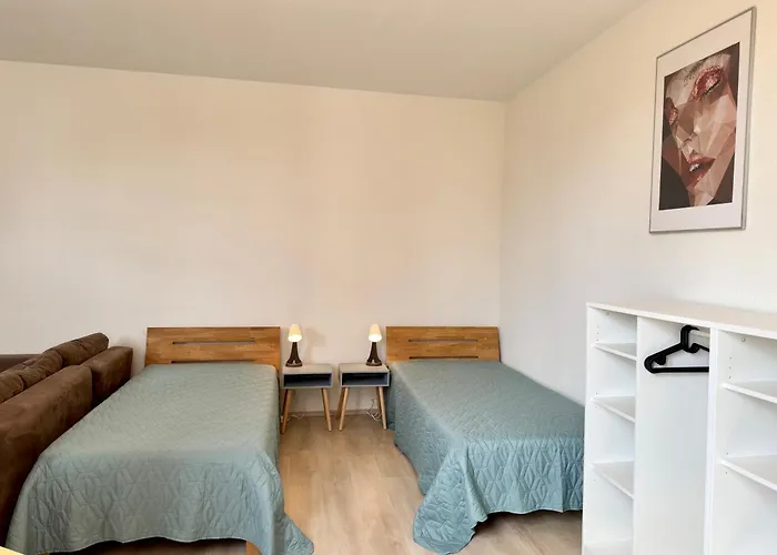 4 Rooms, Free Parking, 25 Min To Duesseldorf, 100 Mbps Wlan Duisburg
